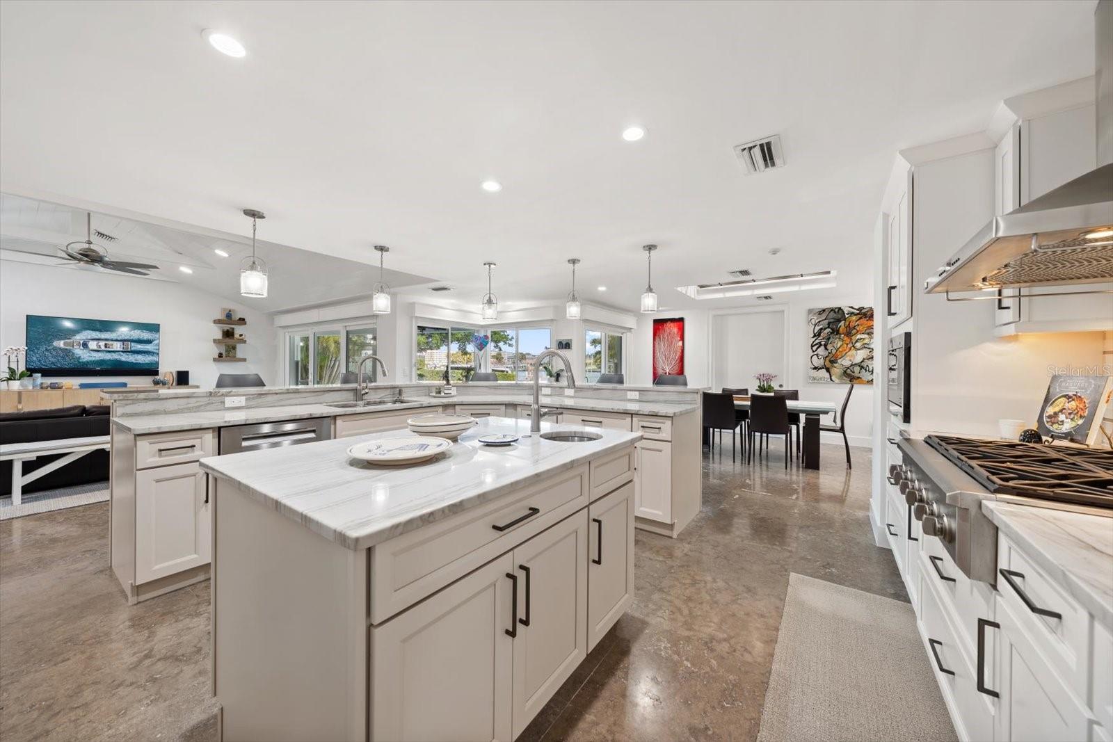 109 Driftwood, Largo, FL 33770