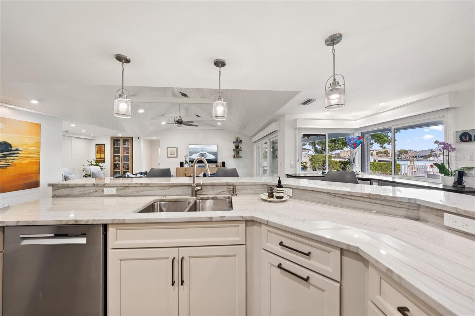 109 Driftwood, Largo, FL 33770