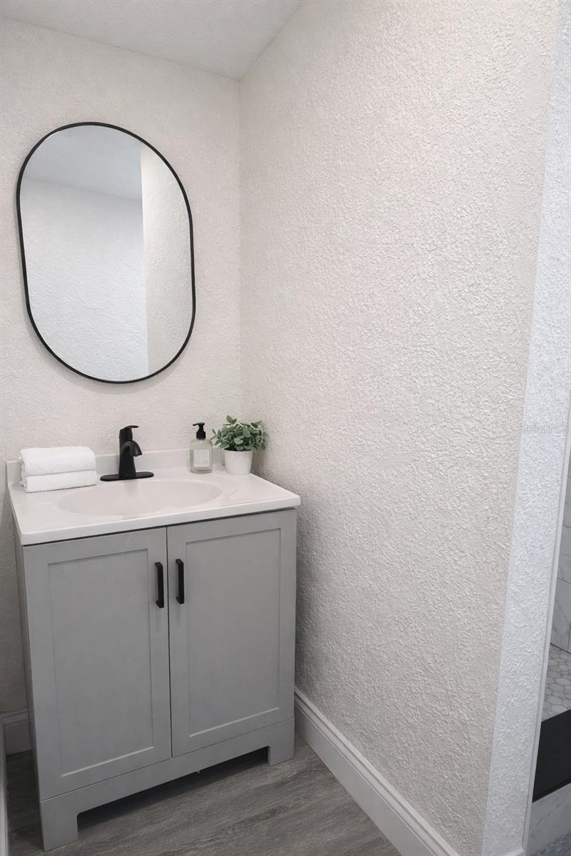 713 Thomas, Cocoa, FL 32922