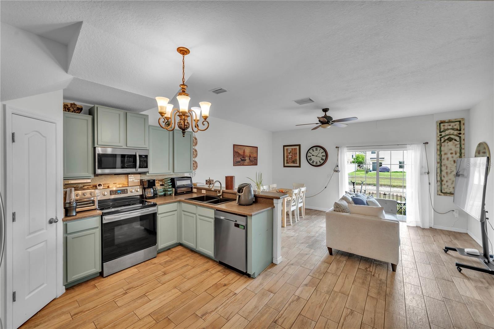 1939 Greenwood Valley, Plant City, FL 33563