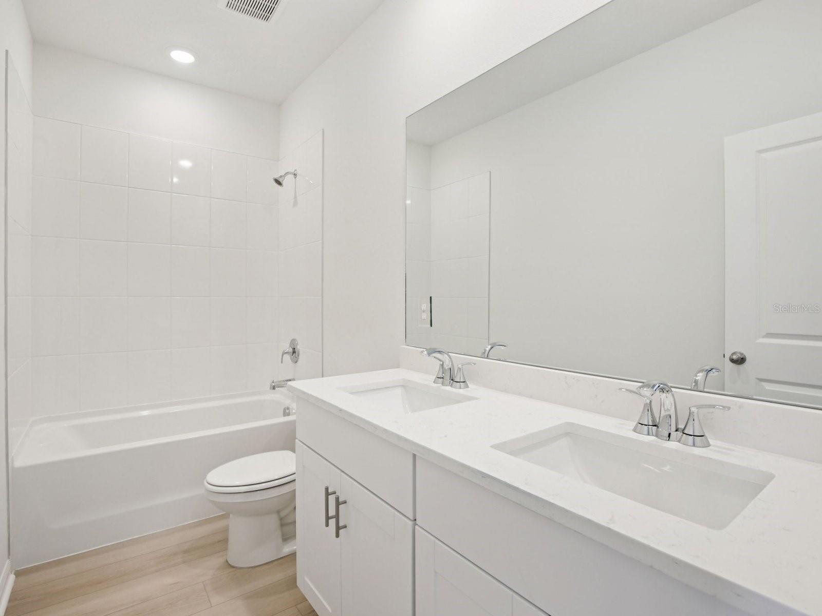 9017 Venetia, Palmetto, FL 34221