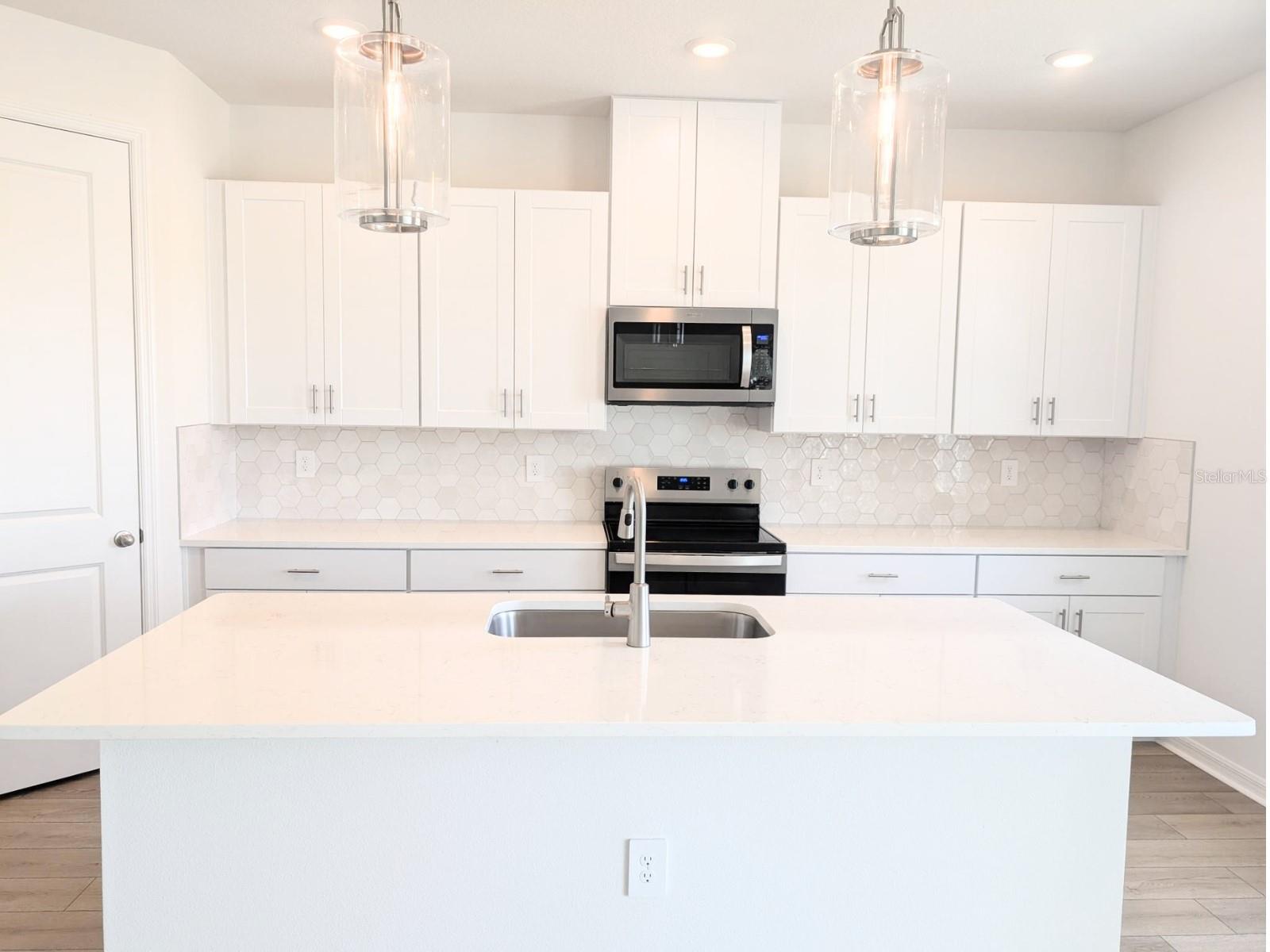 9017 Venetia, Palmetto, FL 34221