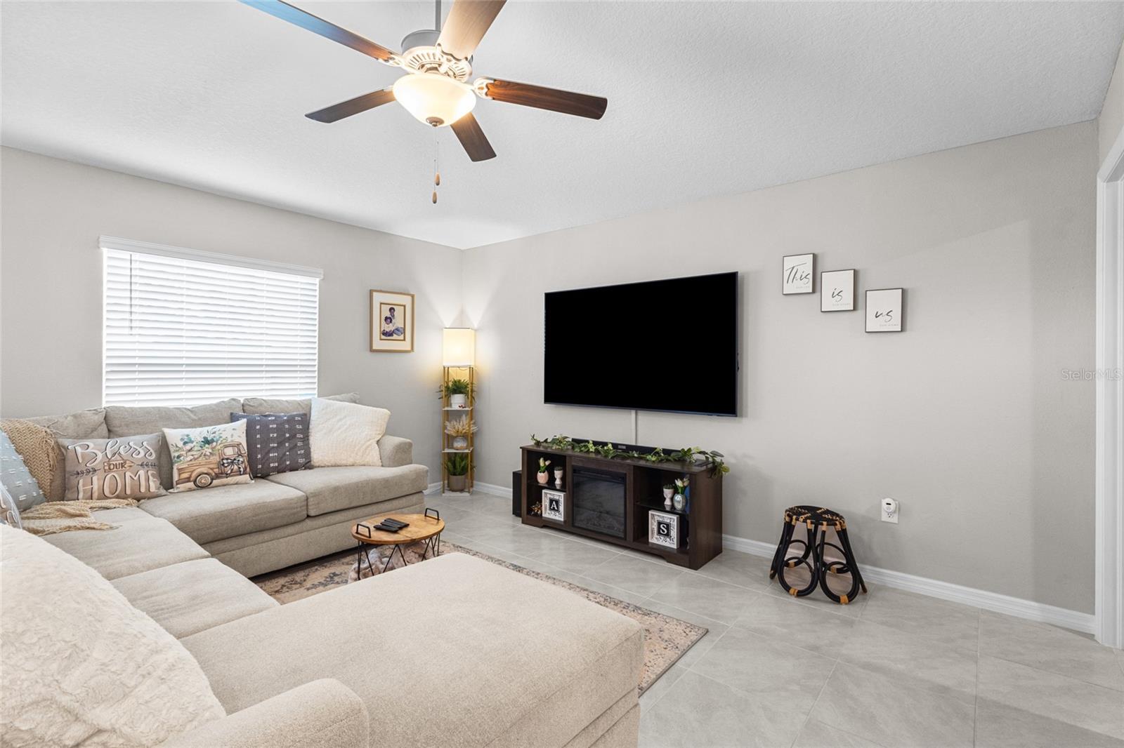 5426 Blue Azure, Wimauma, FL 33598