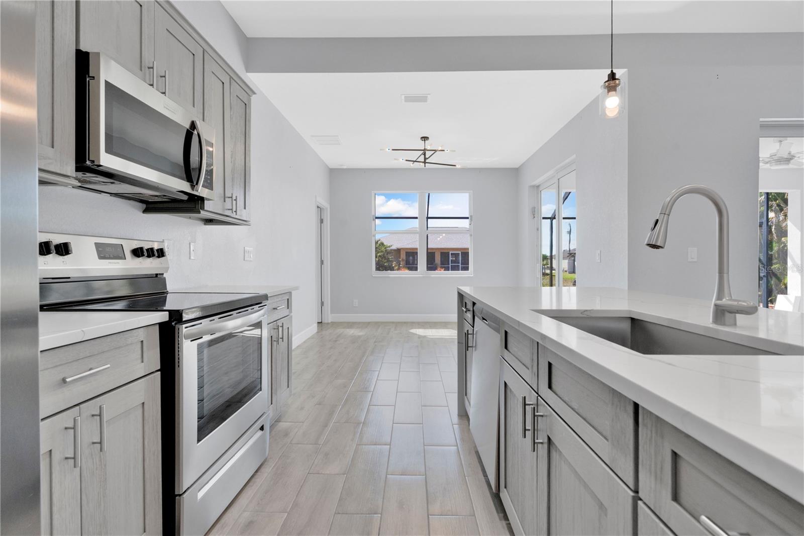 1306 2nd, Cape Coral, FL 33909