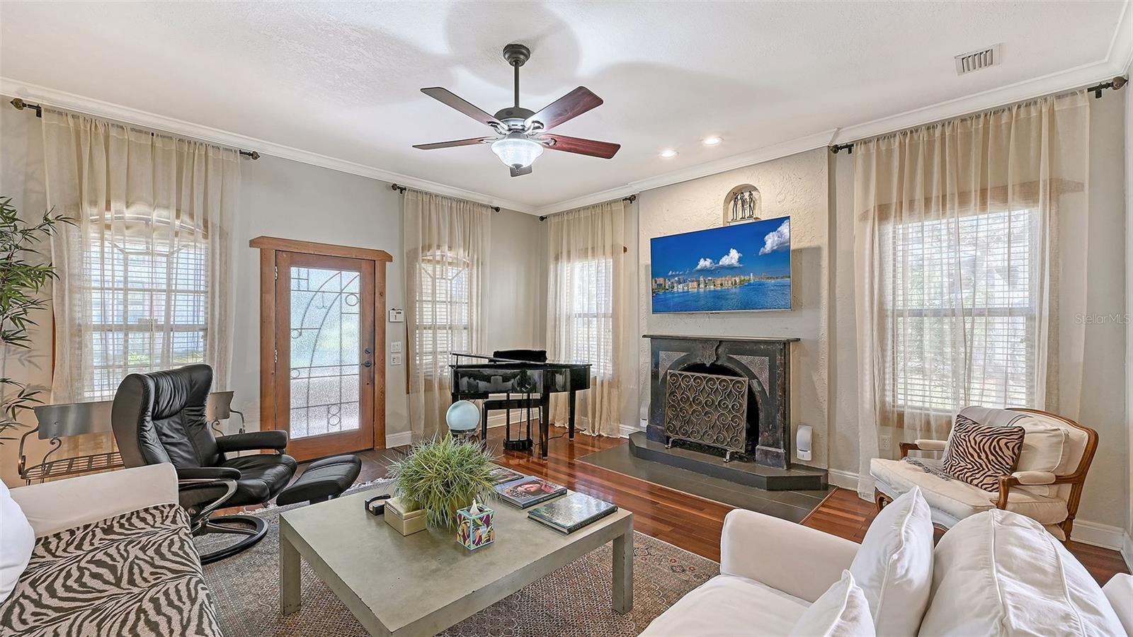 1563 4th, Sarasota, FL 34236