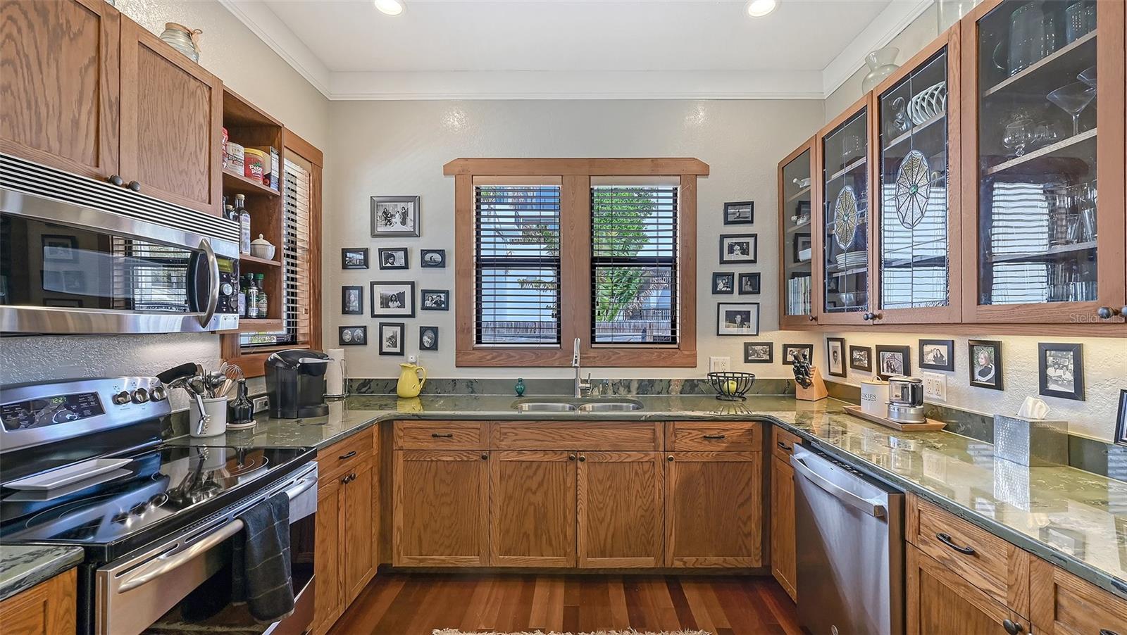 1563 4th, Sarasota, FL 34236