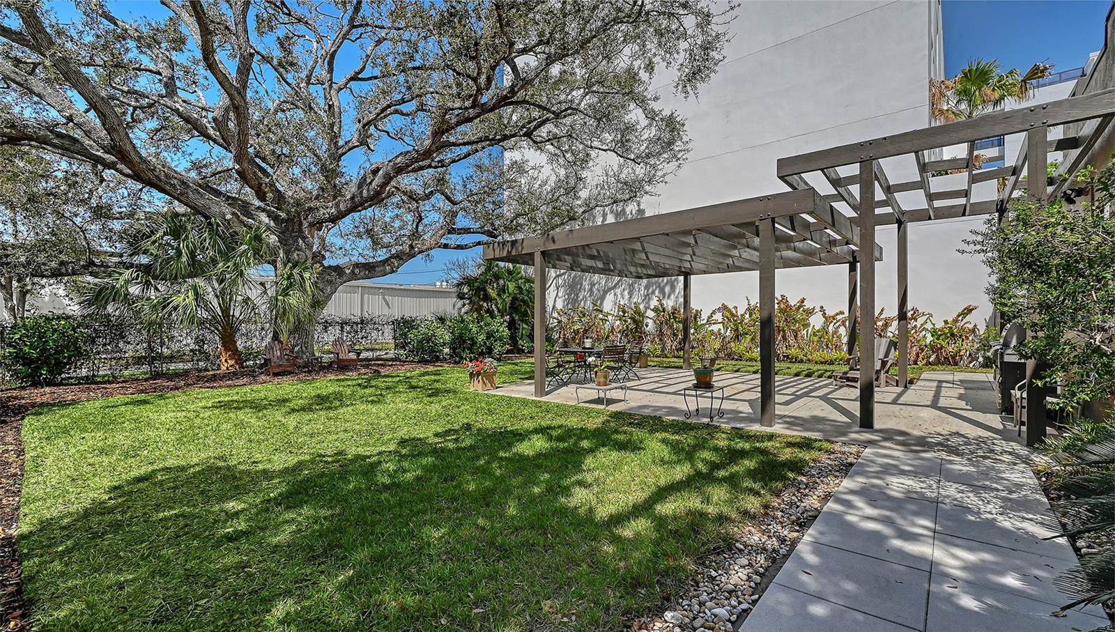 1563 4th, Sarasota, FL 34236