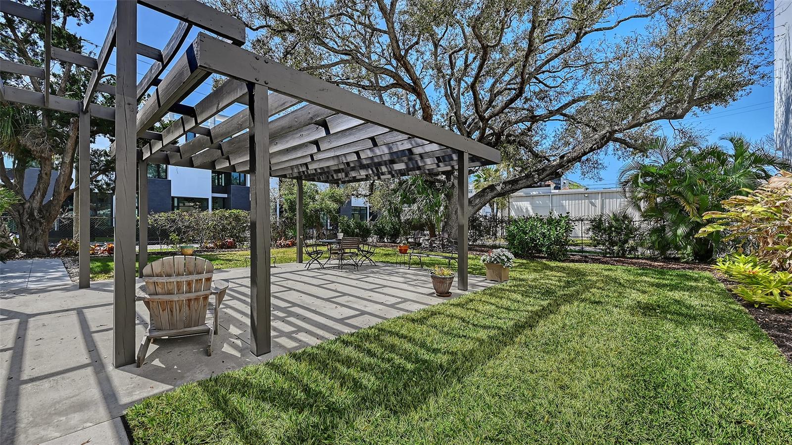 1563 4th, Sarasota, FL 34236