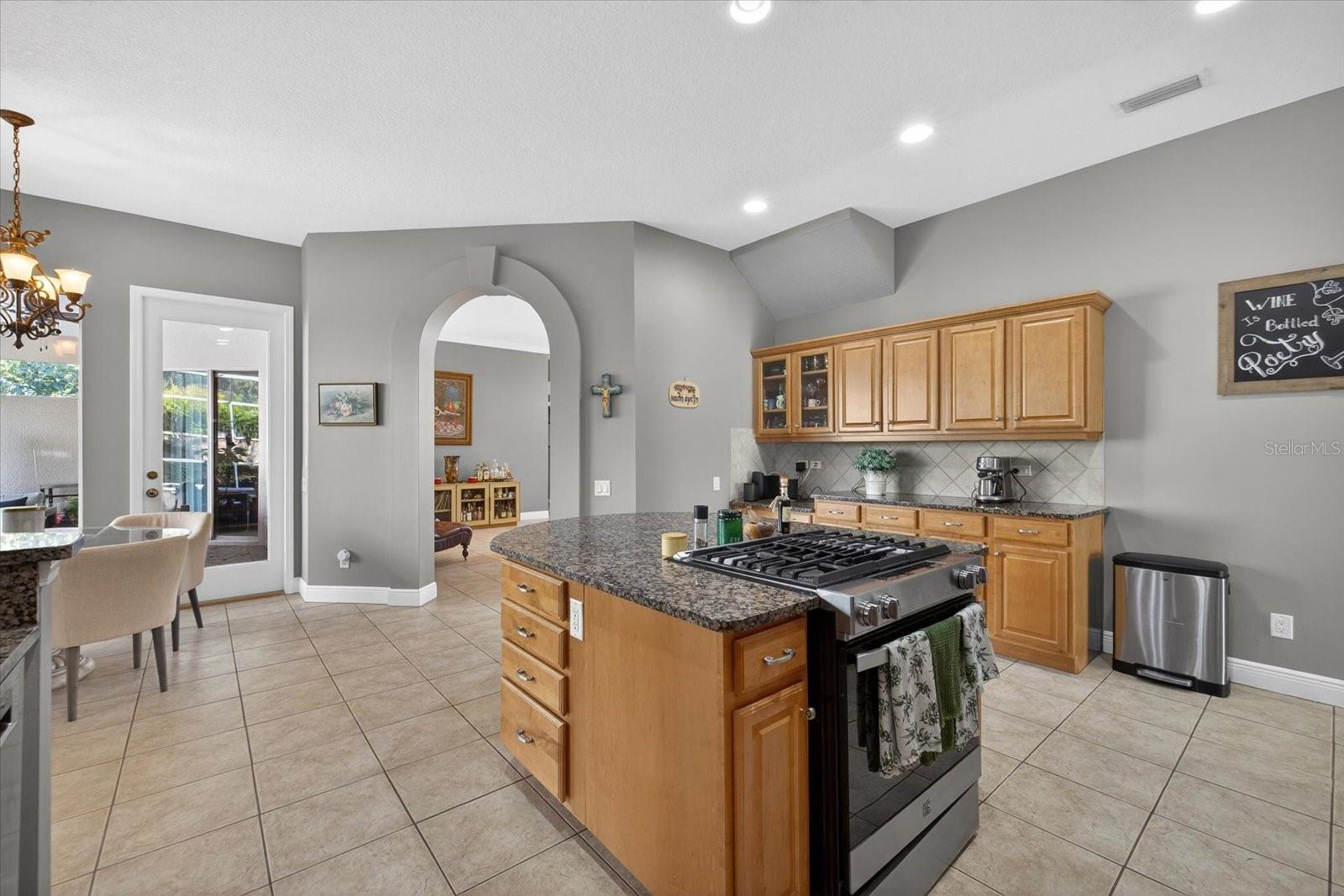 3185 Burberry, Tarpon Springs, FL 34688
