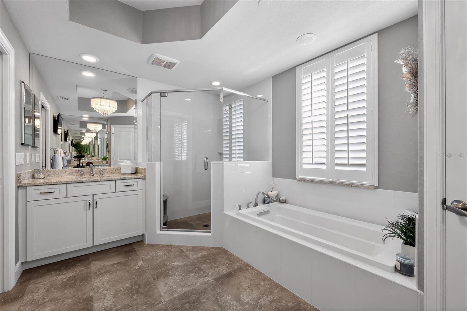 915 Bay Colony Unit S, Juno Beach, FL 33408