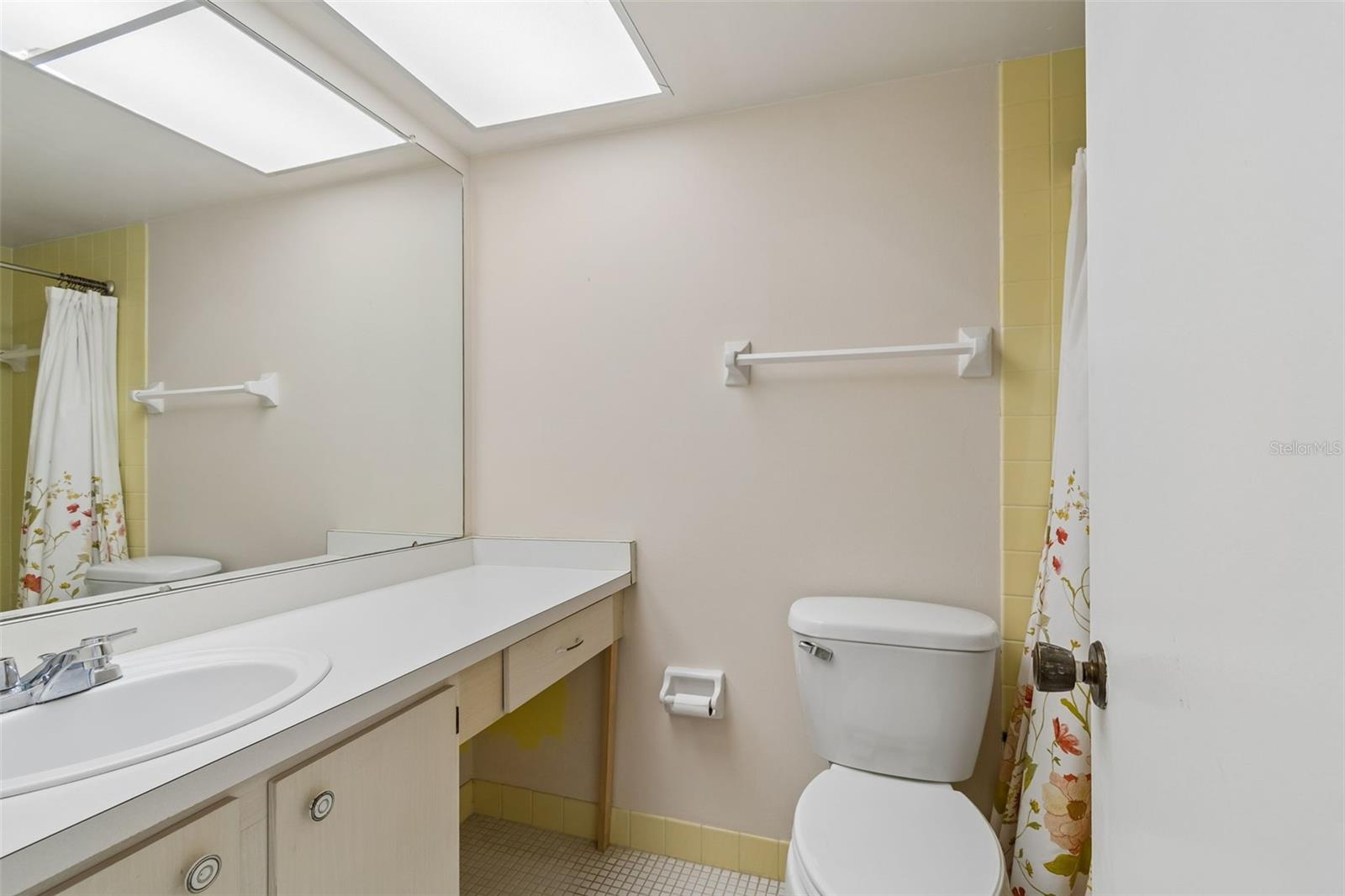 5095 Bay Unit 110, St Petersburg, FL 33703