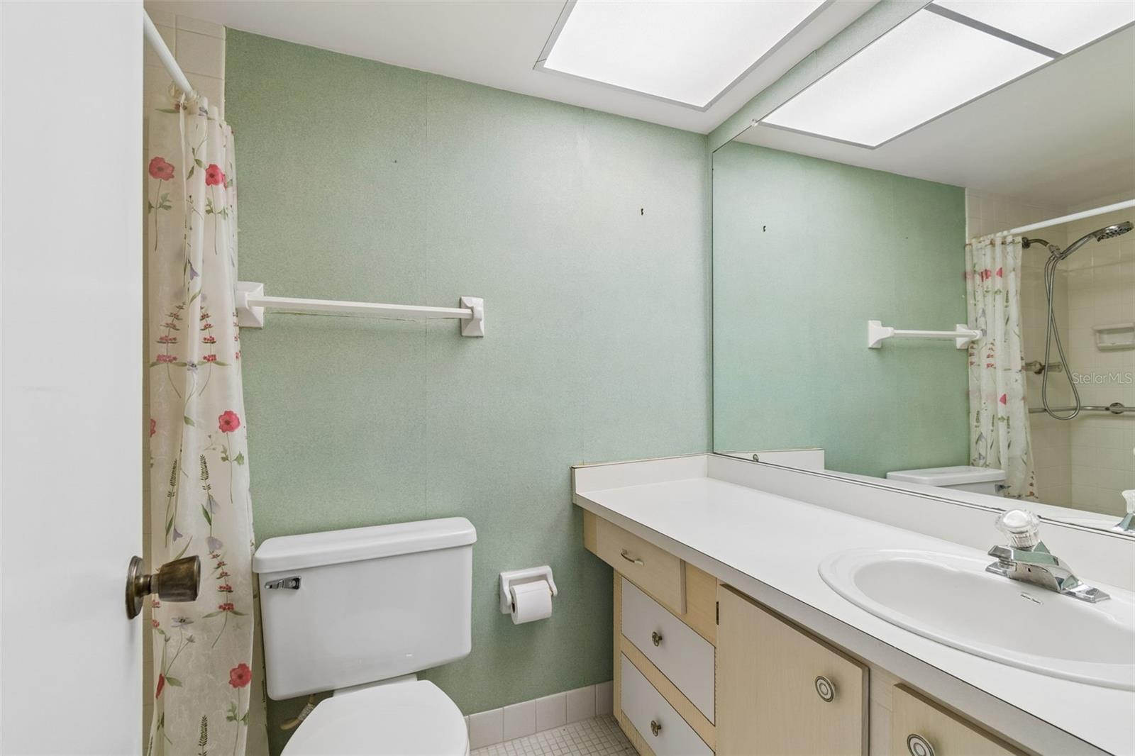 5095 Bay Unit 110, St Petersburg, FL 33703