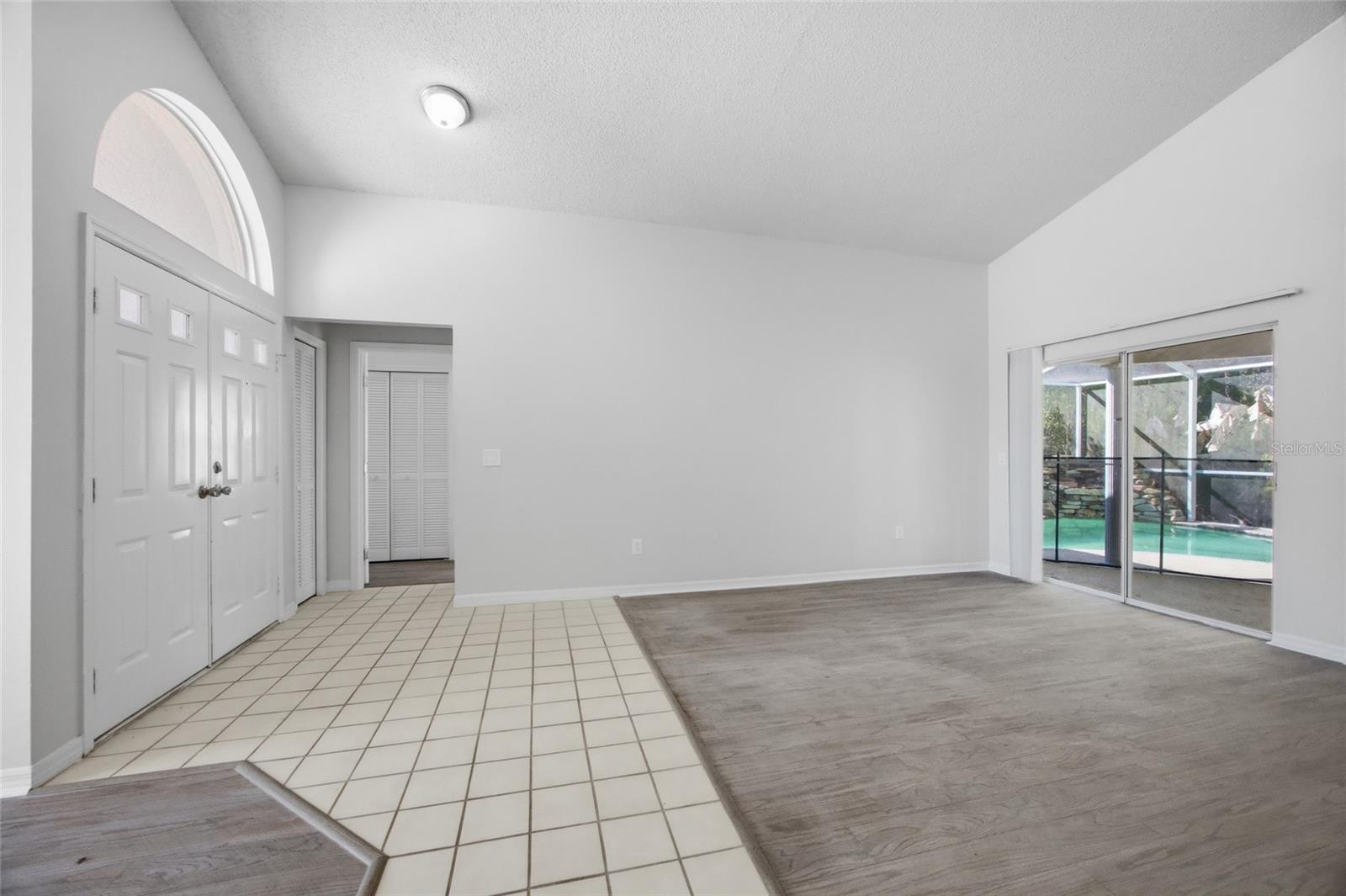 812 Crestridge, Tarpon Springs, FL 34688