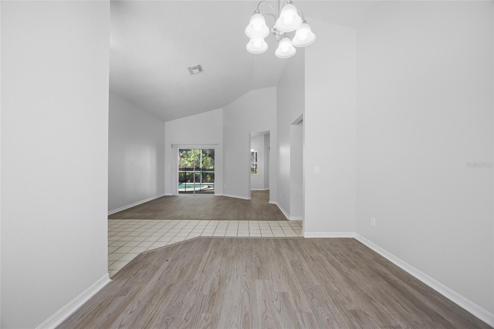 812 Crestridge, Tarpon Springs, FL 34688