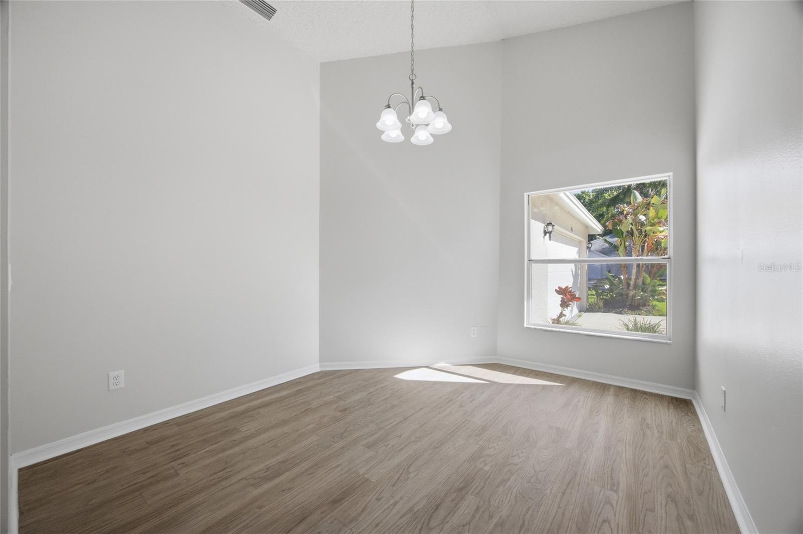 812 Crestridge, Tarpon Springs, FL 34688