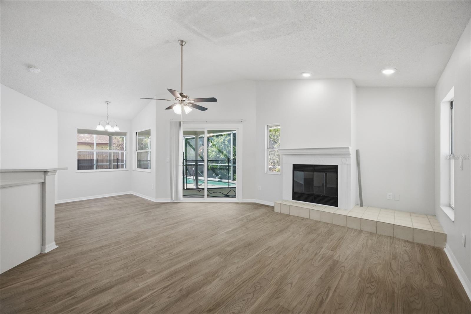 812 Crestridge, Tarpon Springs, FL 34688