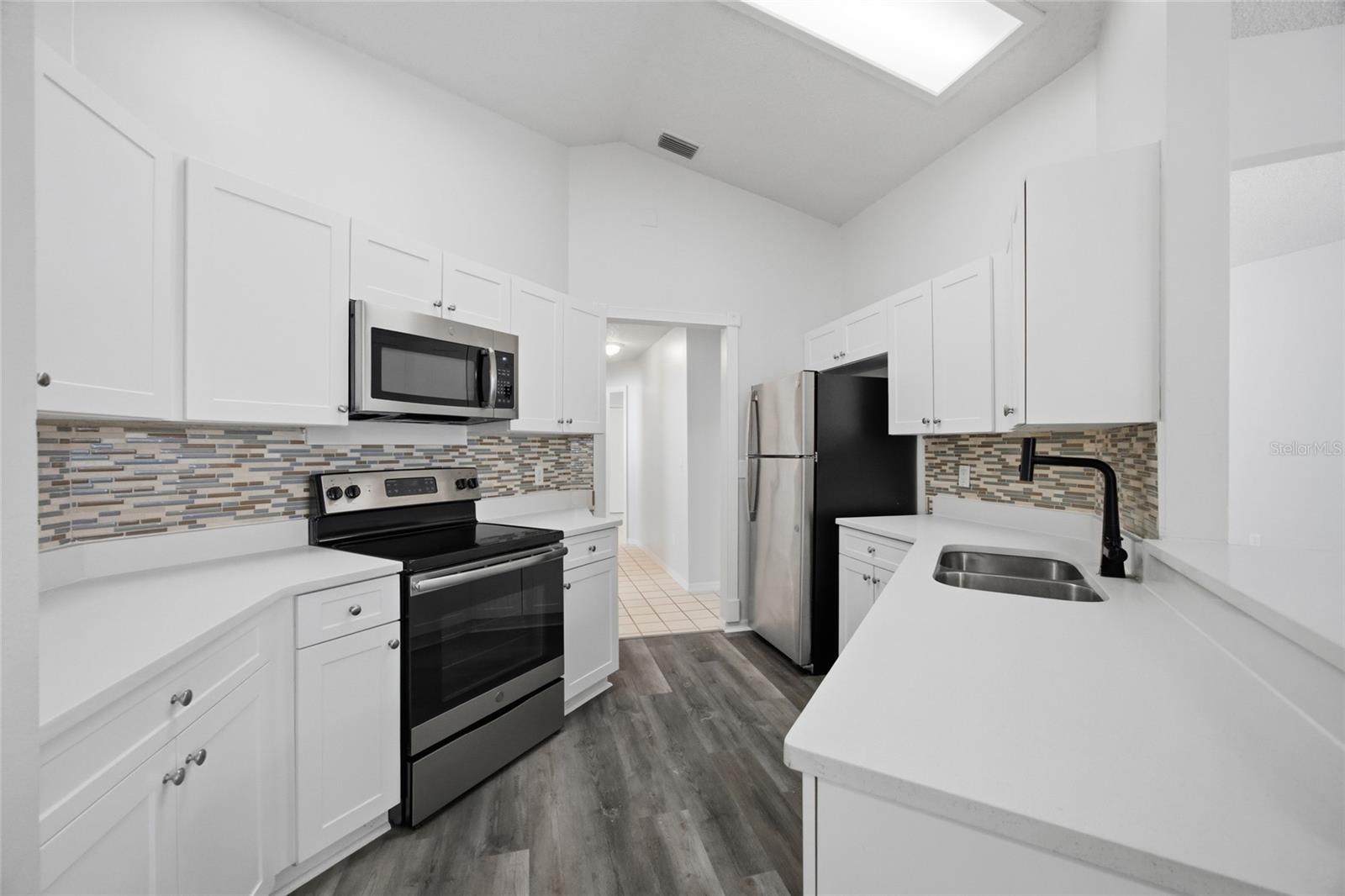 812 Crestridge, Tarpon Springs, FL 34688