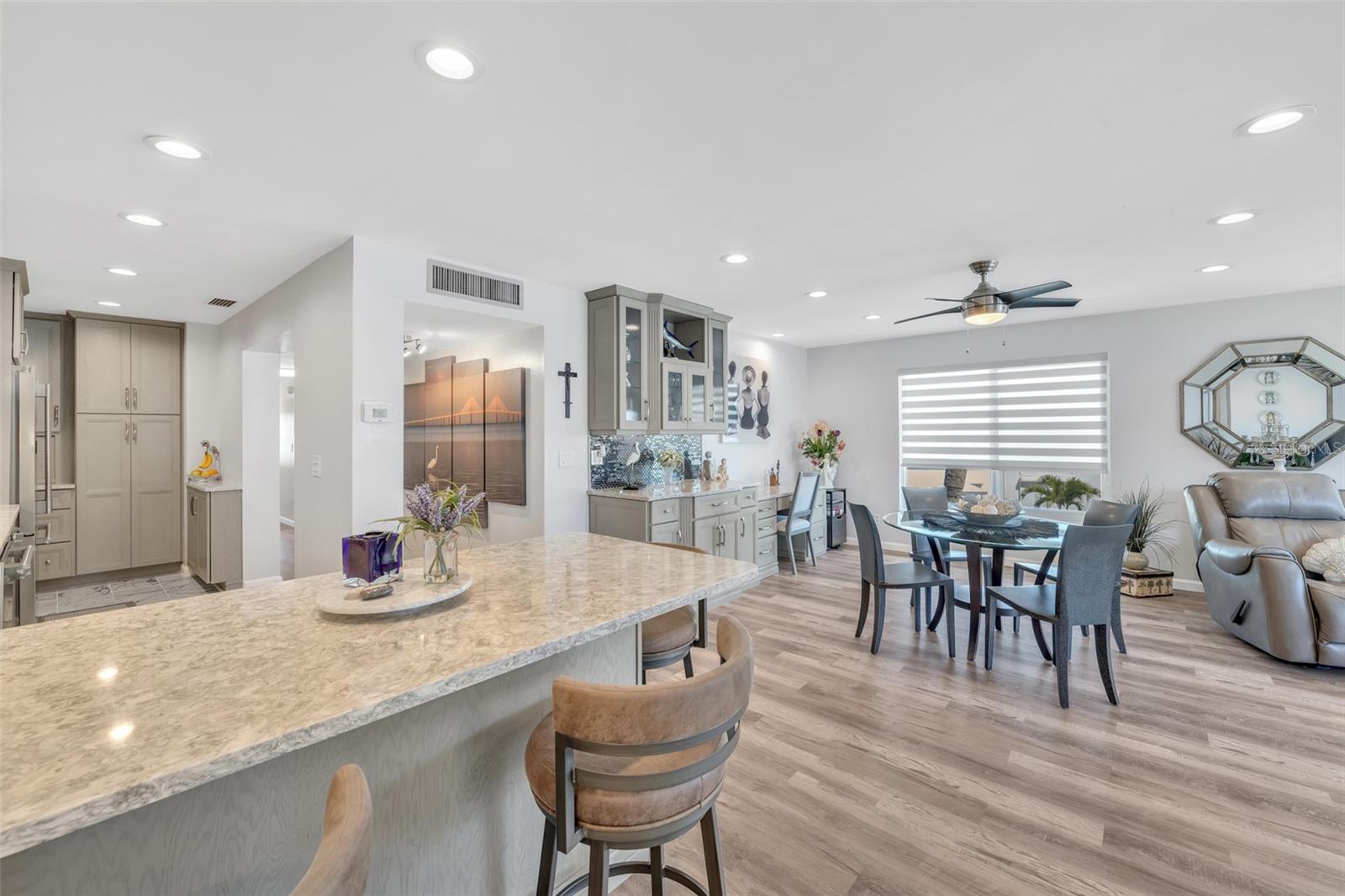 5400 Gulf Unit 32, Holmes Beach, FL 34217