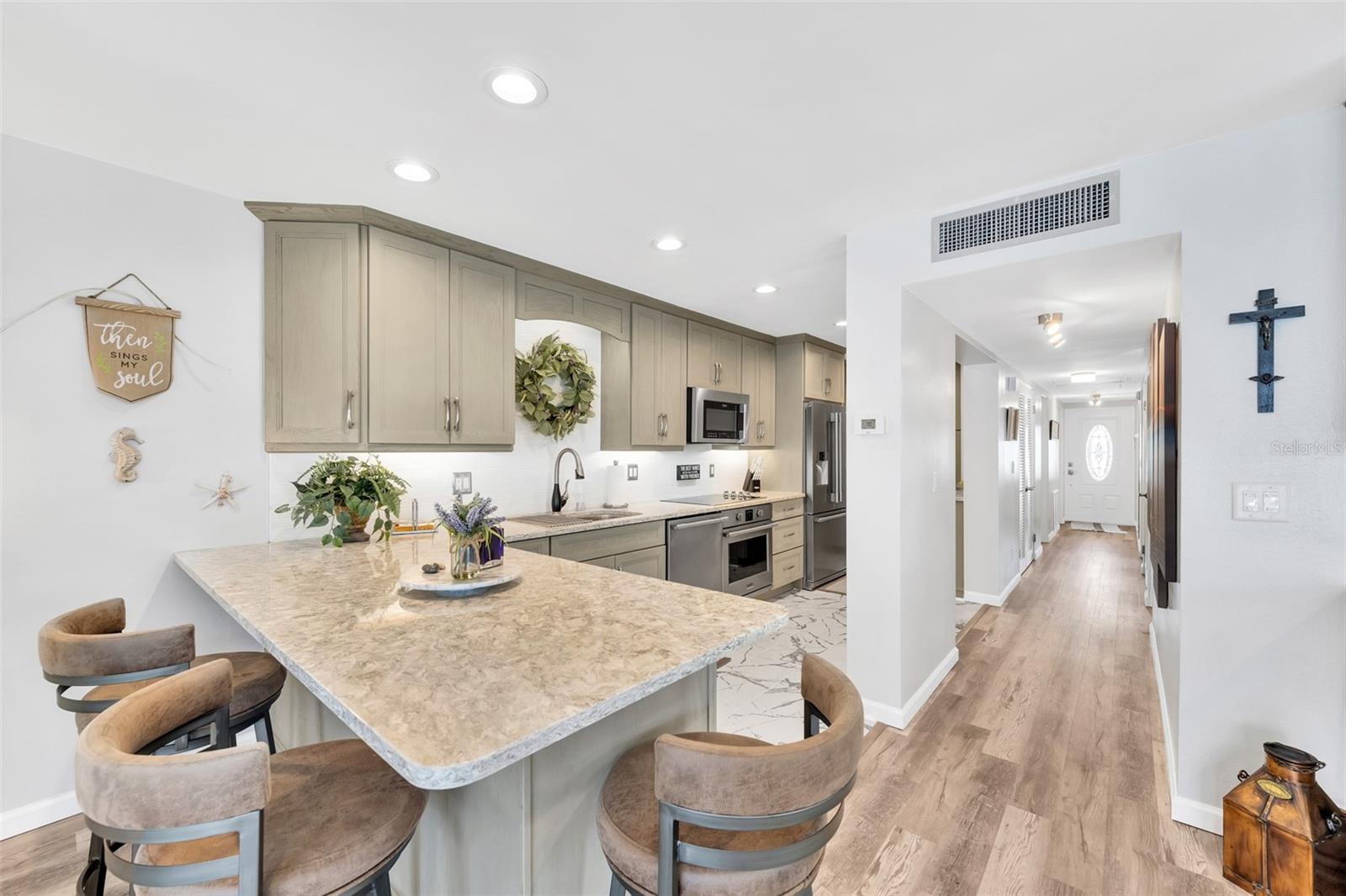5400 Gulf Unit 32, Holmes Beach, FL 34217