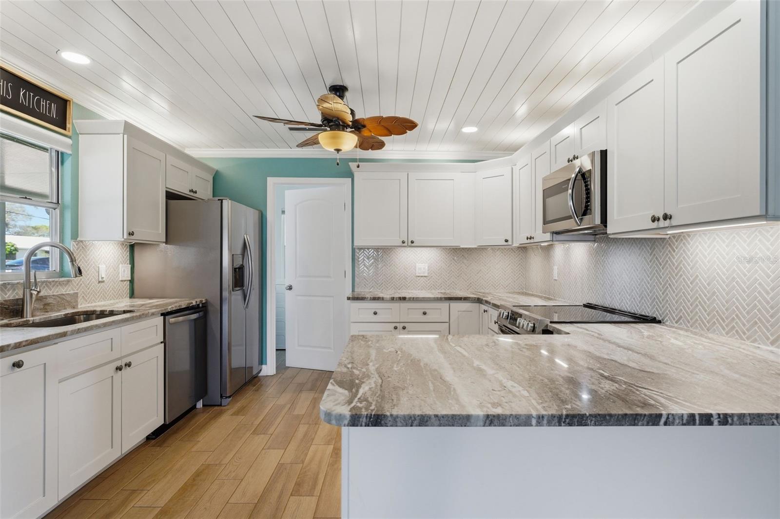 2400 Pine, Nokomis, FL 34275