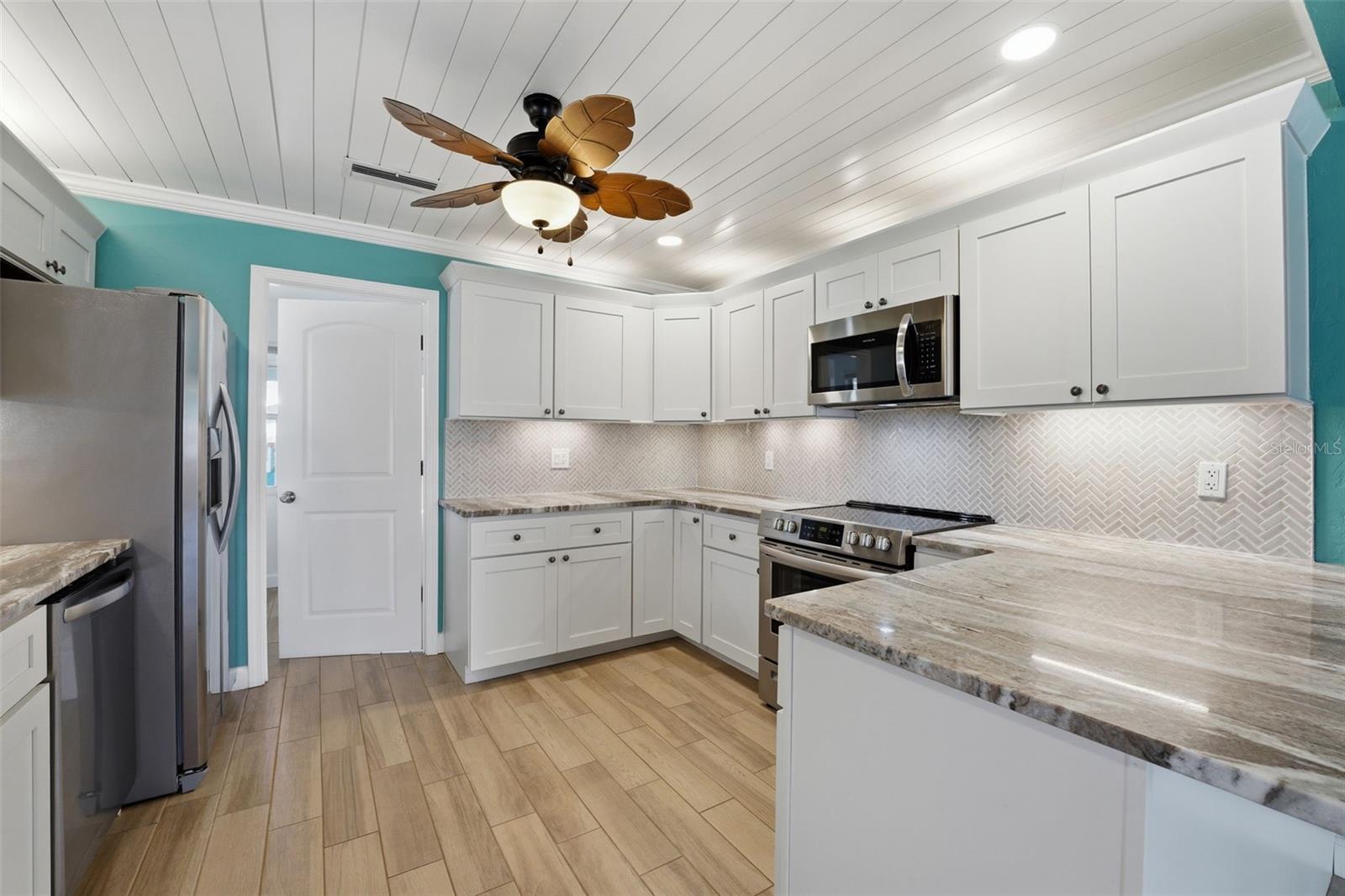 2400 Pine, Nokomis, FL 34275