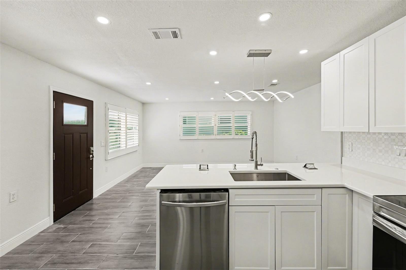 318 Bath, Tarpon Springs, FL 34689