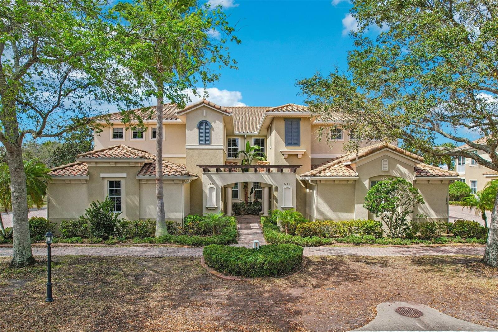 1435 Emerald Dunes, Sun City Center, FL 33573