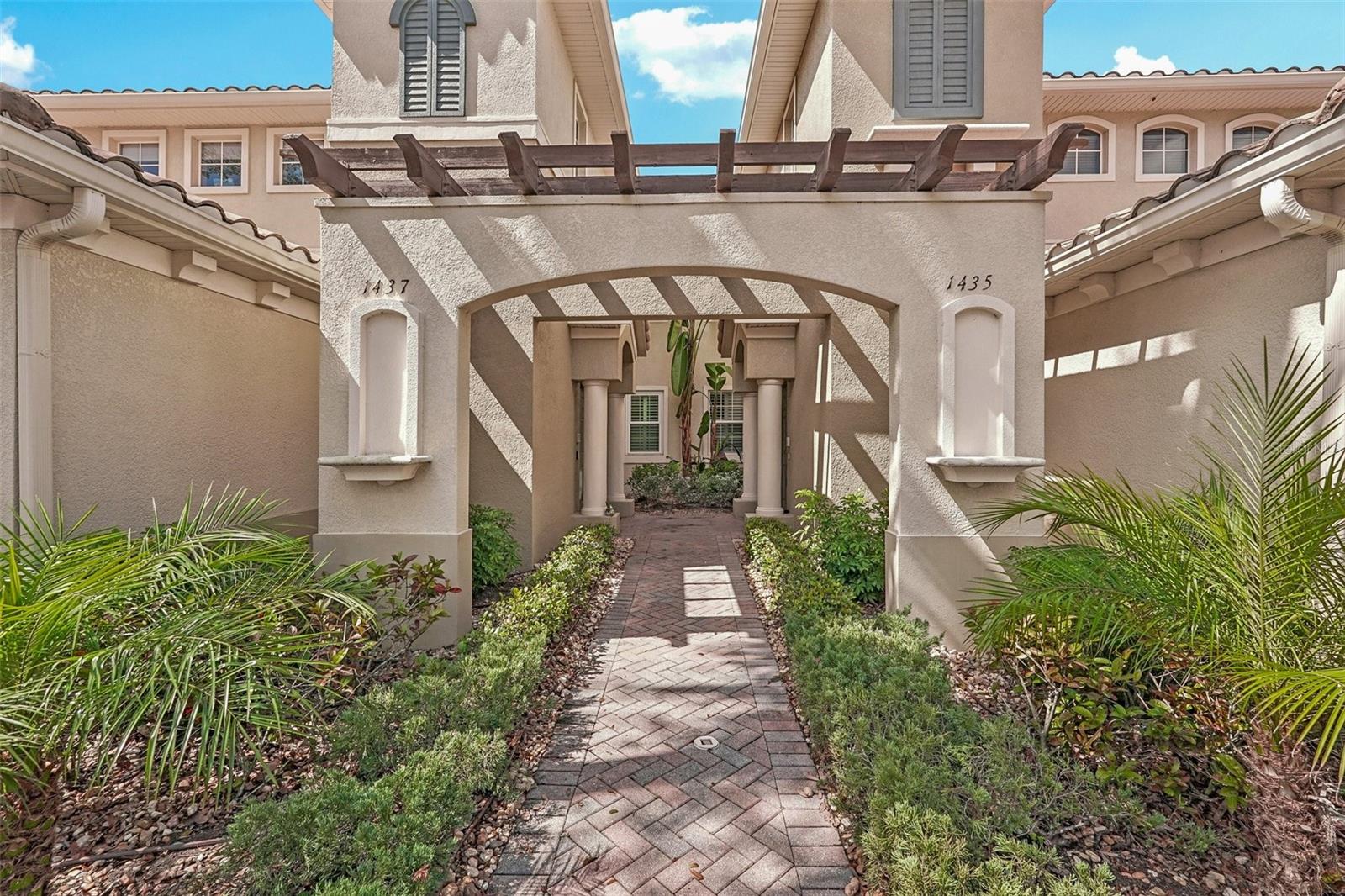 1435 Emerald Dunes, Sun City Center, FL 33573