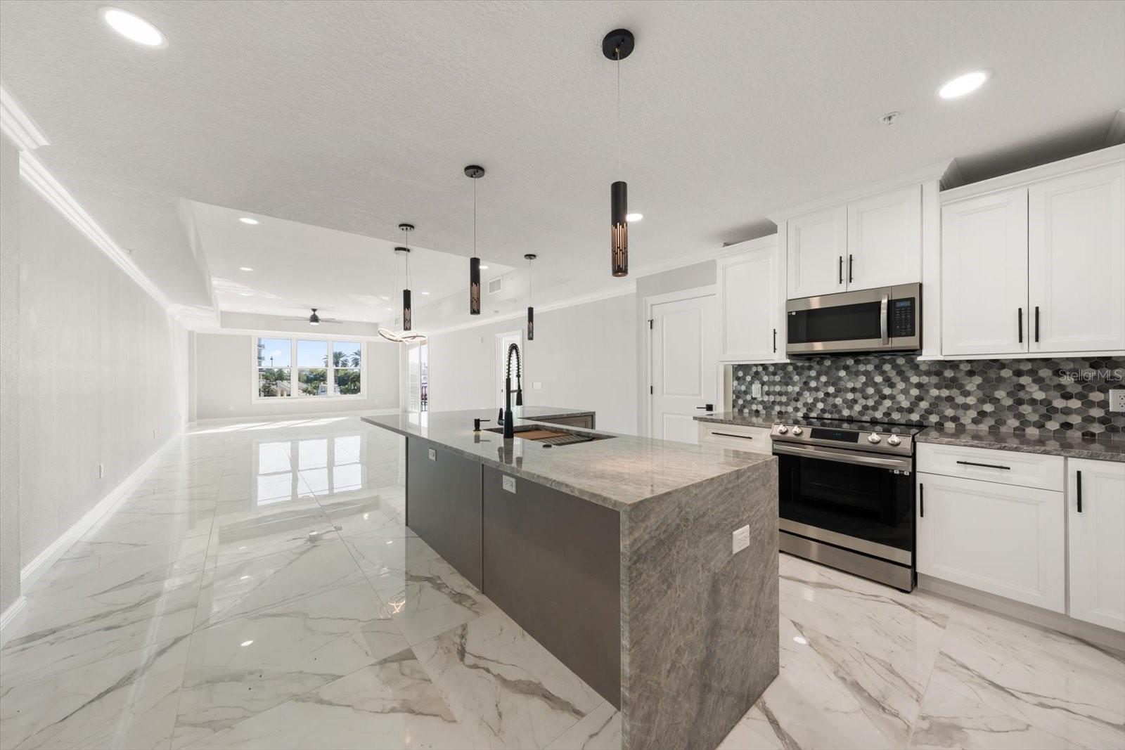 211 Dolphin Unit 203, Clearwater, FL 33767