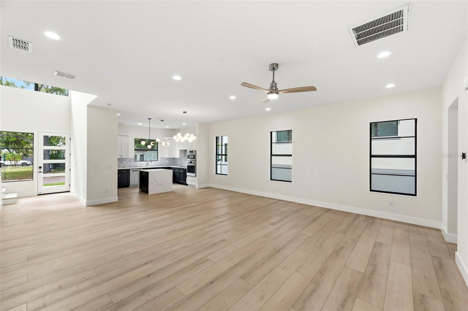 4543 26th, St Petersburg, FL 33711