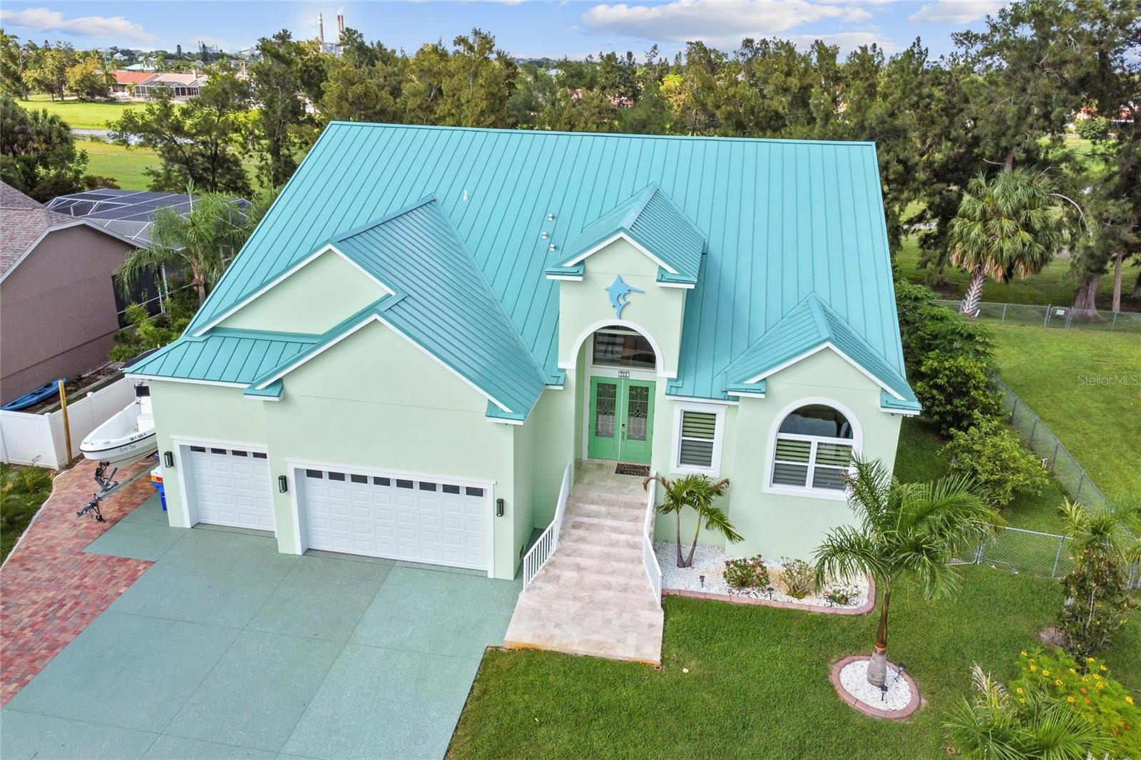 711 Eagle, Apollo Beach, FL 33572