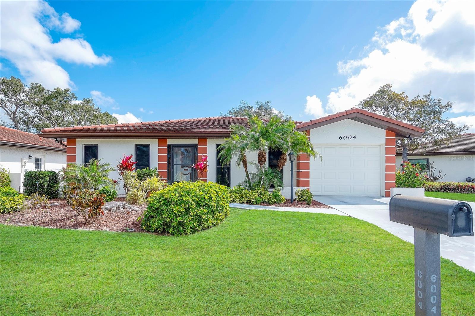 6004 Vivienda Unit 8, Bradenton, FL 34207