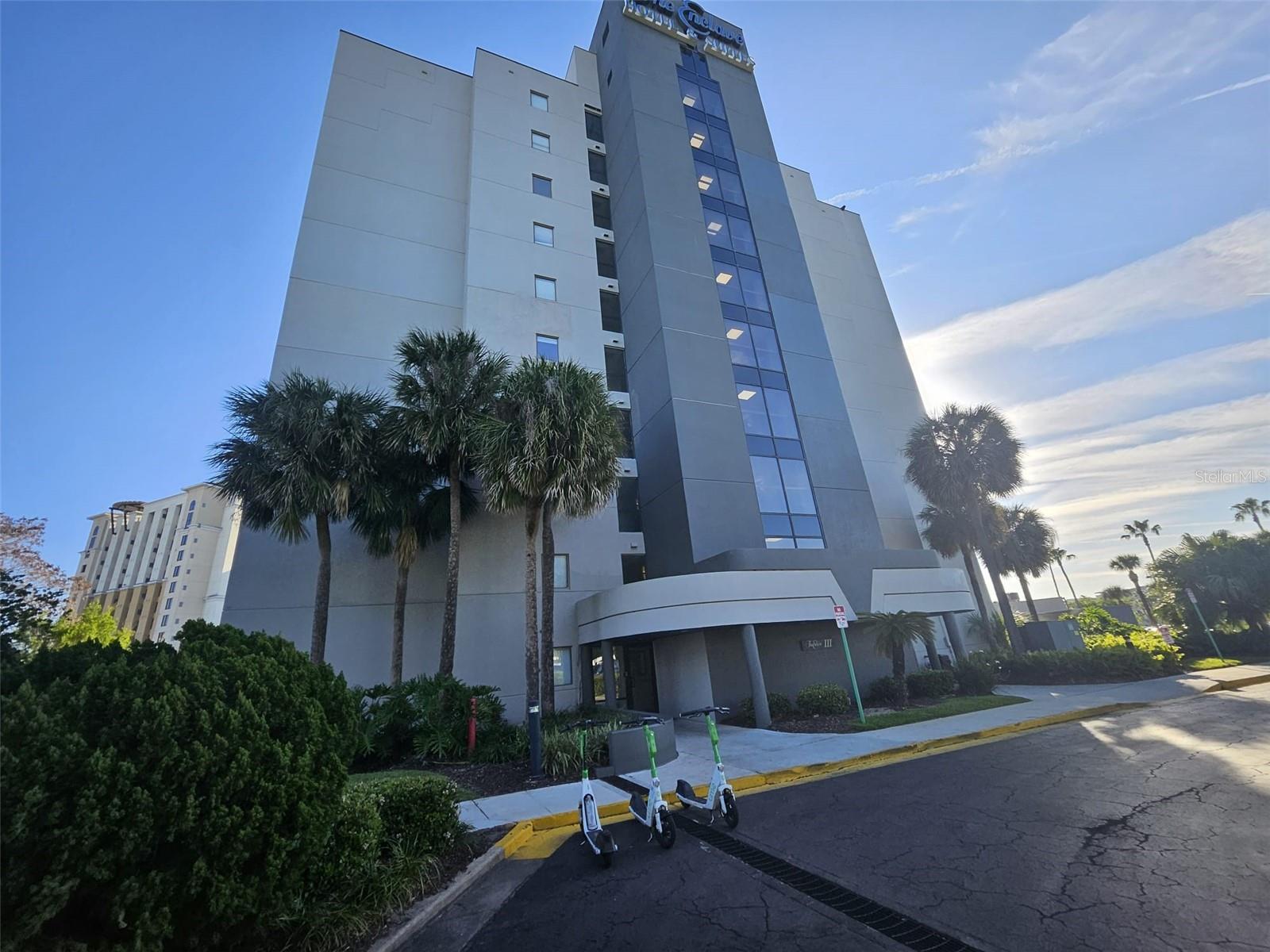 6165 Carrier Unit 3201, Orlando, FL 32819