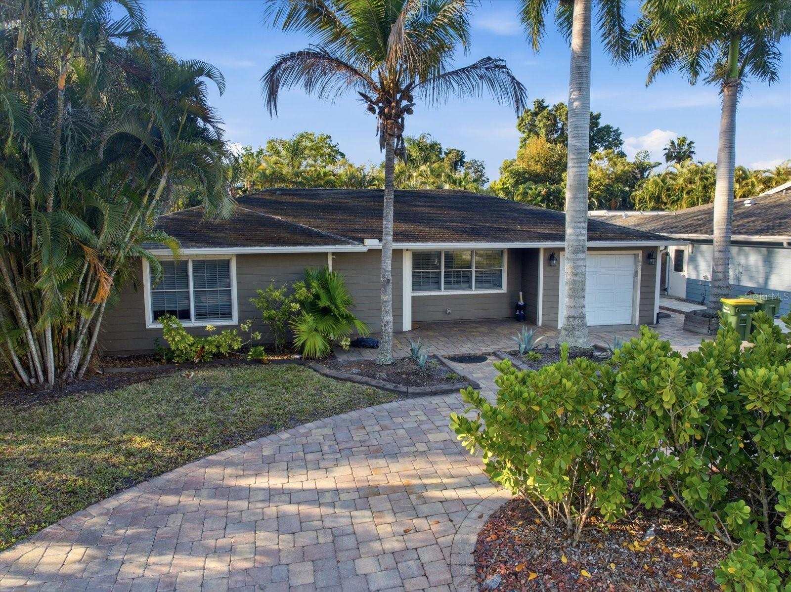 1891 Prospect, Sarasota, FL 34239