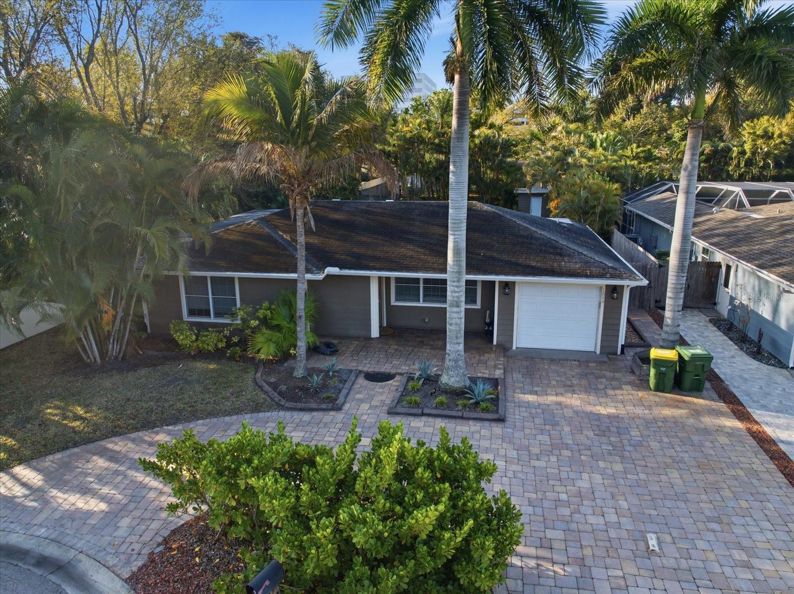 1891 Prospect, Sarasota, FL 34239