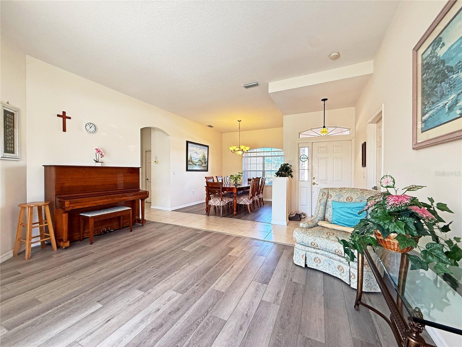 9011 Province, Sarasota, FL 34240