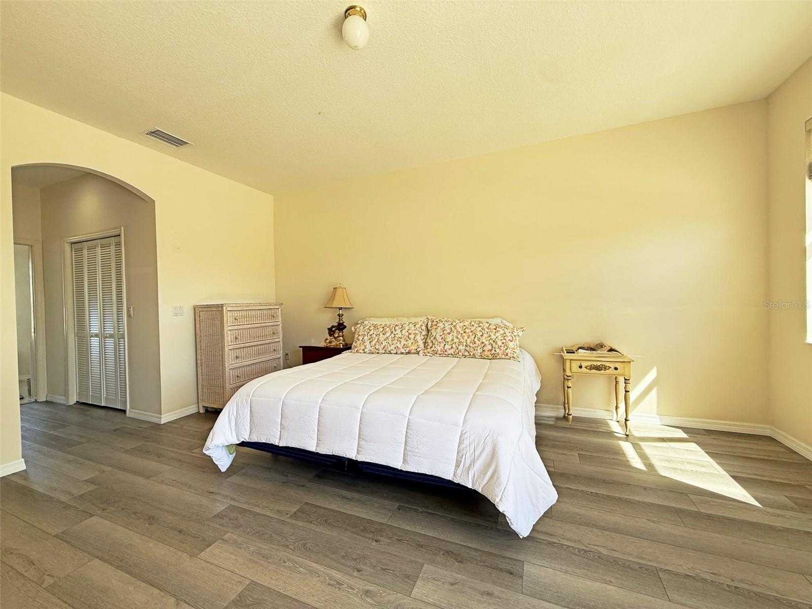 9011 Province, Sarasota, FL 34240