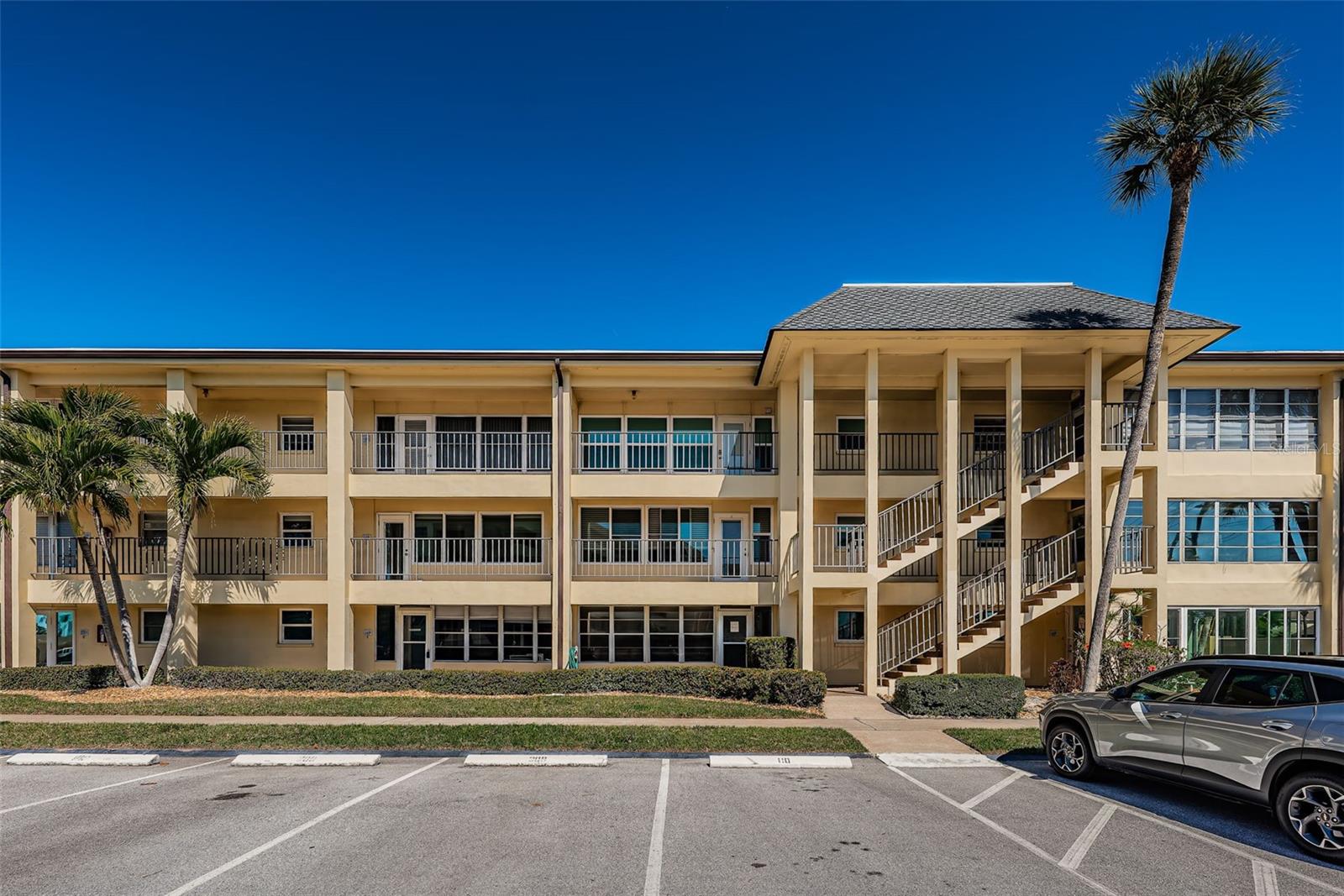 4700 Cove Unit 110, St Petersburg, FL 33708
