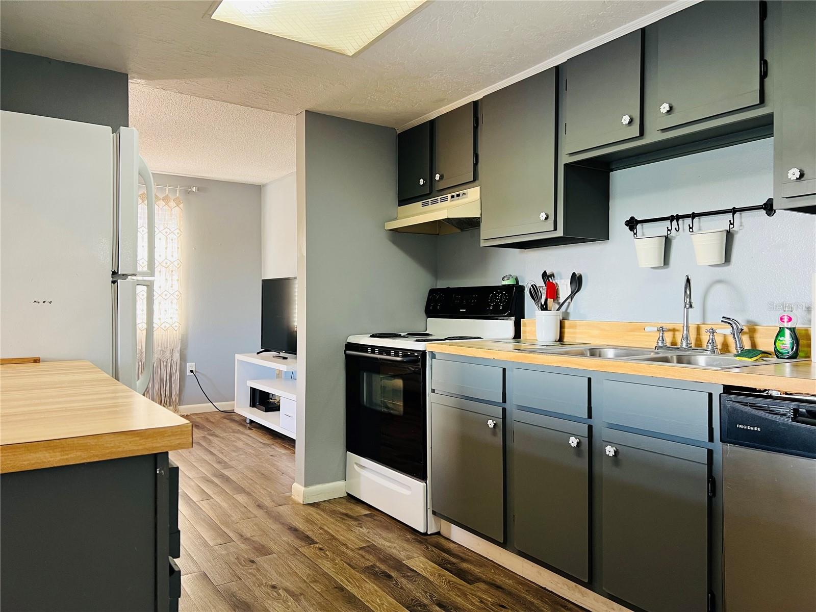 5026 Water Oak Unit 208, Bradenton, FL 34207
