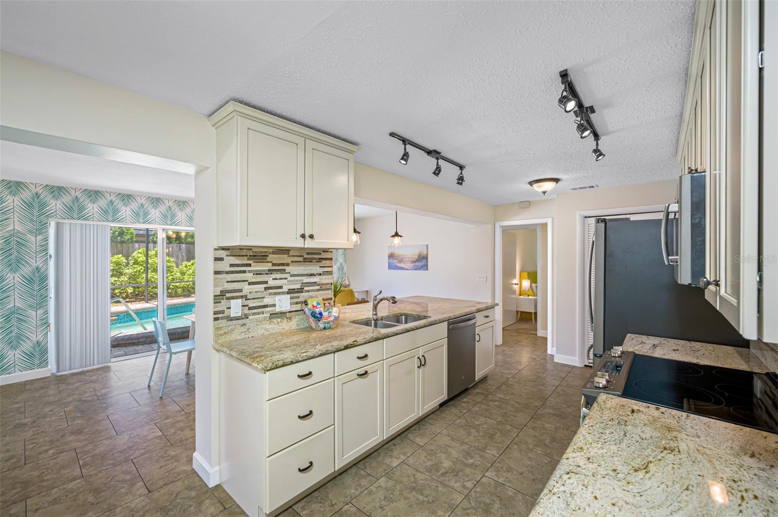 3749 Mckay Creek, Largo, FL 33770