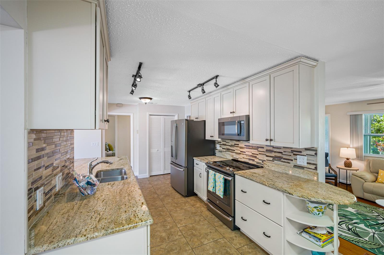 3749 Mckay Creek, Largo, FL 33770