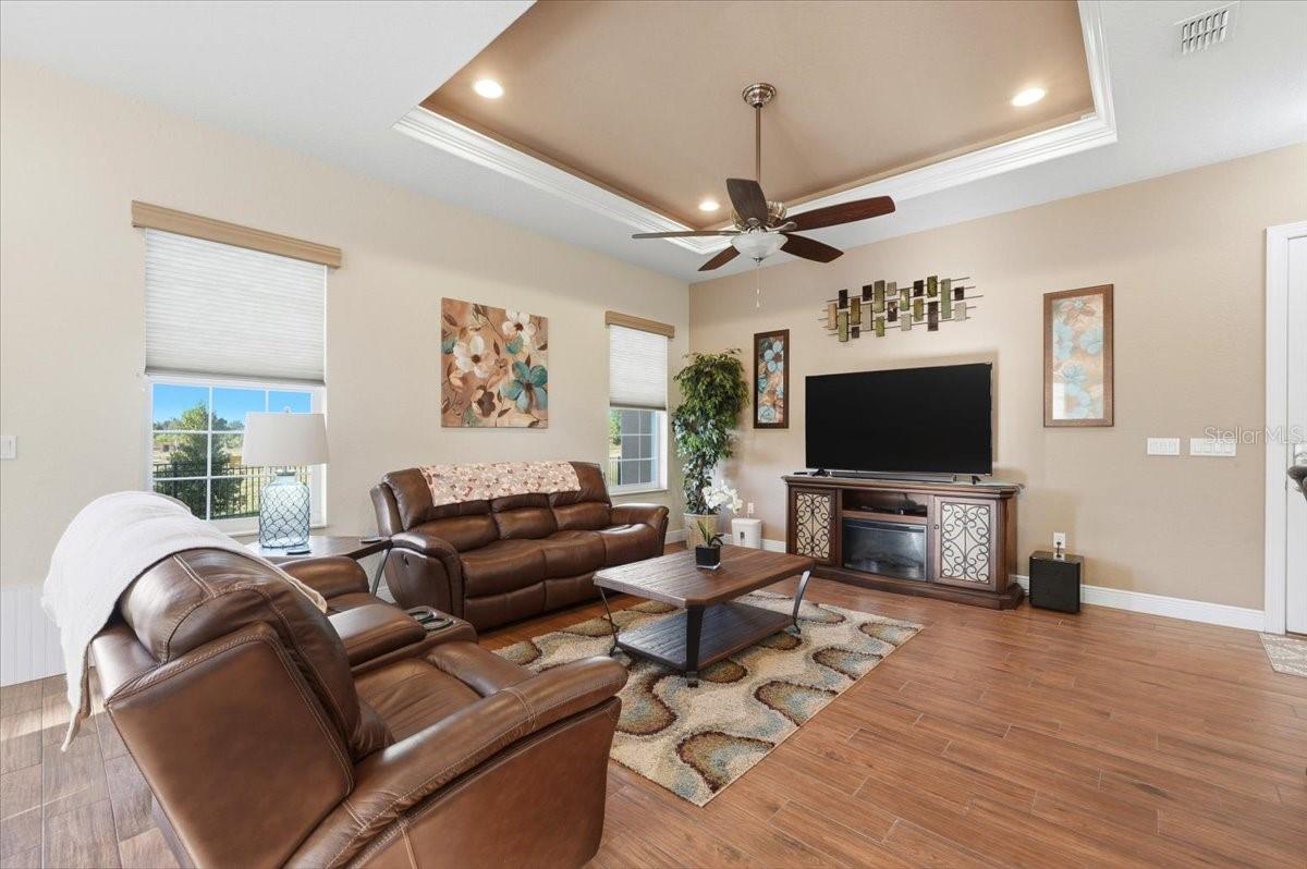 576 Meandering, Polk City, FL 33868