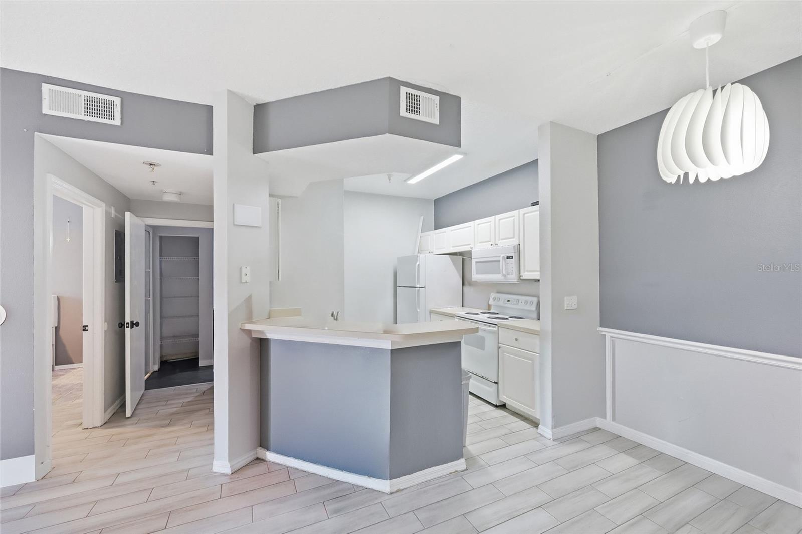5518 Metrowest Unit 11-104, Orlando, FL 32811