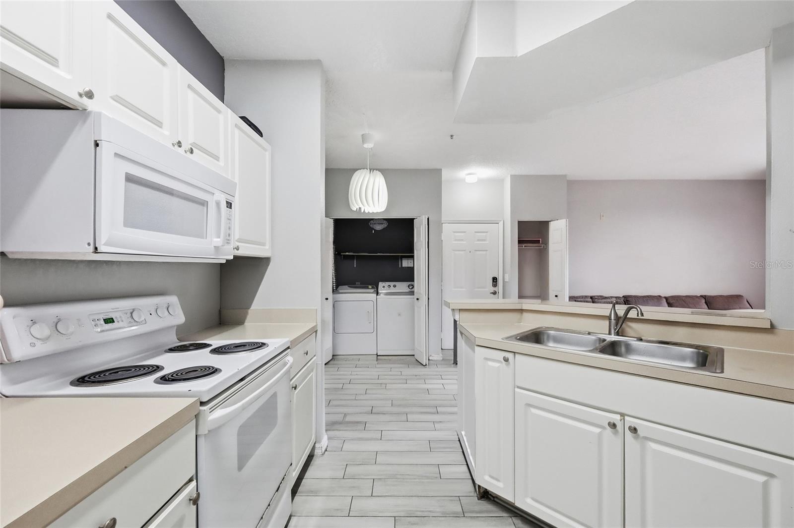 5518 Metrowest Unit 11-104, Orlando, FL 32811