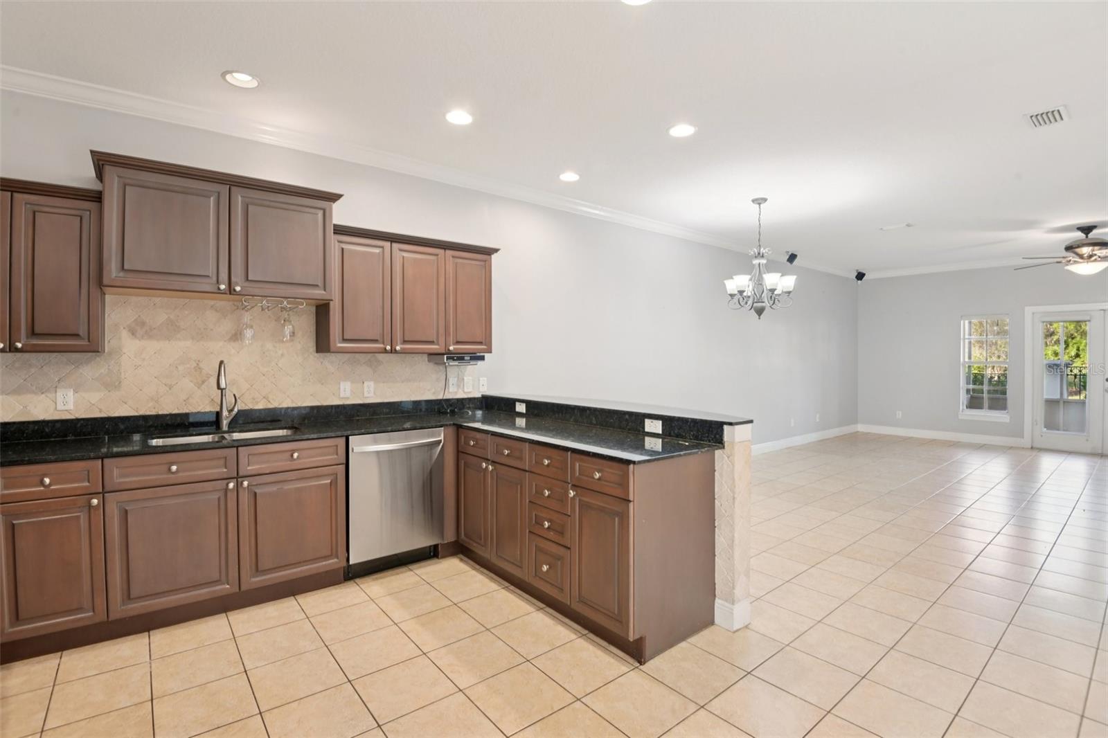 300 Valencia, St Petersburg, FL 33716