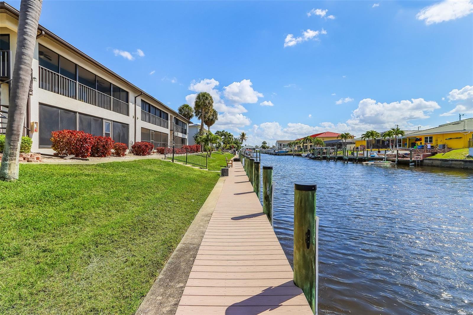 3935 Country Club Unit 17, Cape Coral, FL 33904