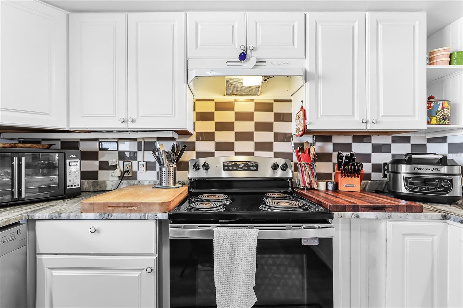 3935 Country Club Unit 17, Cape Coral, FL 33904