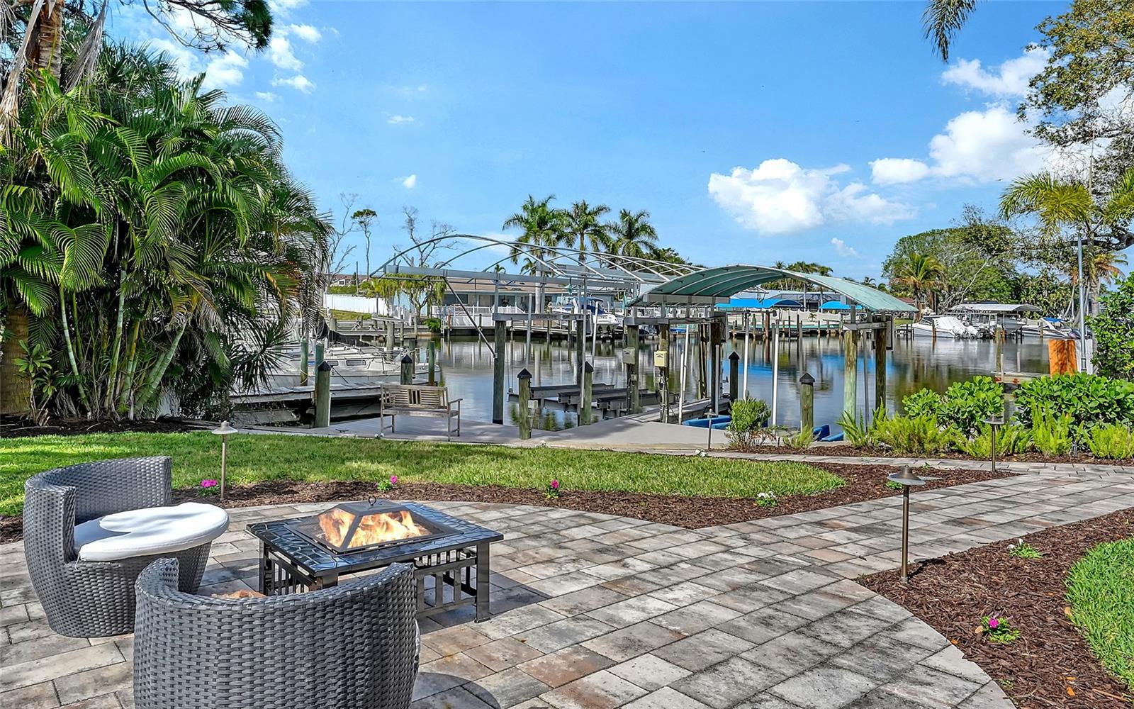121 Holly, Sarasota, FL 34243