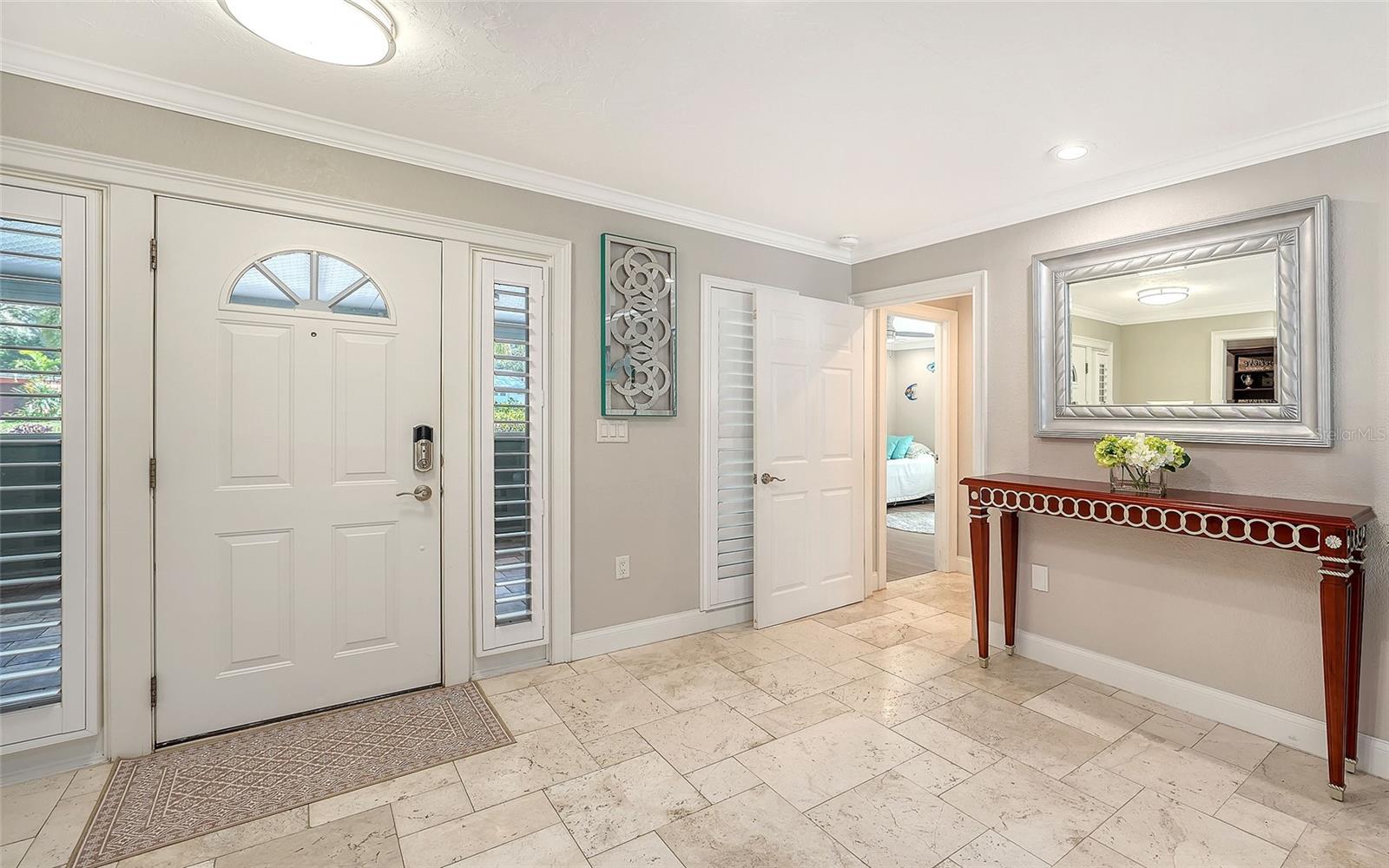 121 Holly, Sarasota, FL 34243