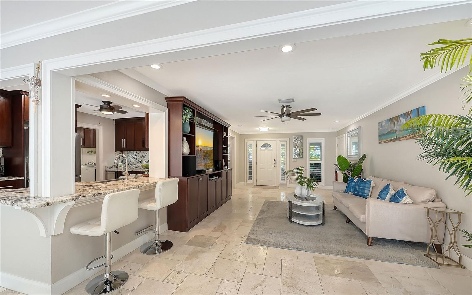 121 Holly, Sarasota, FL 34243